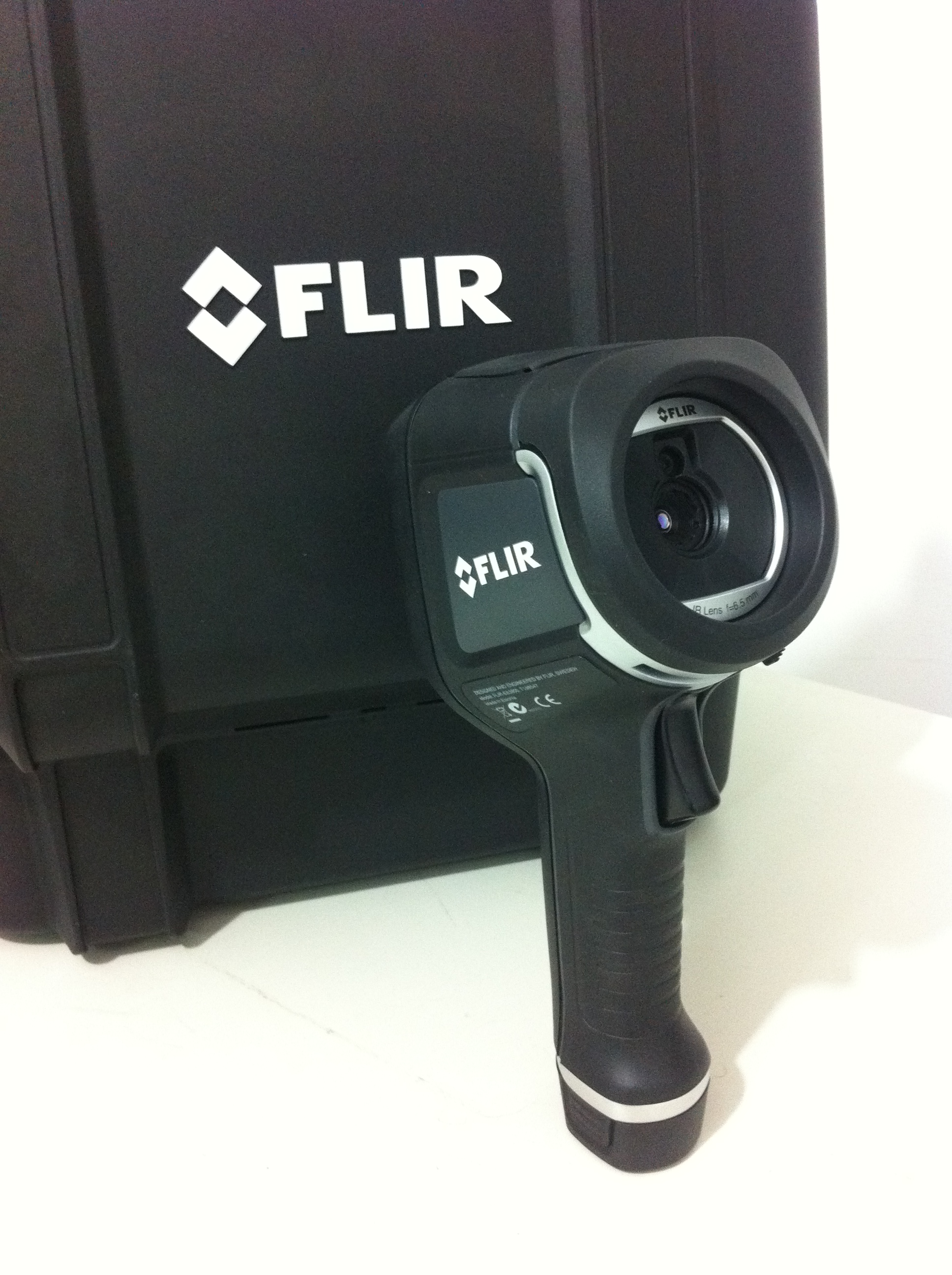 Câmera Termográfica 43.200 Pixels FLIR E6 XT com WIFI  !!!
